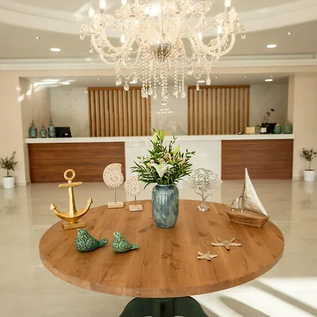 شقة فندقية Robolla 4*