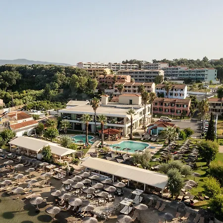 Robolla Aparthotel 4*