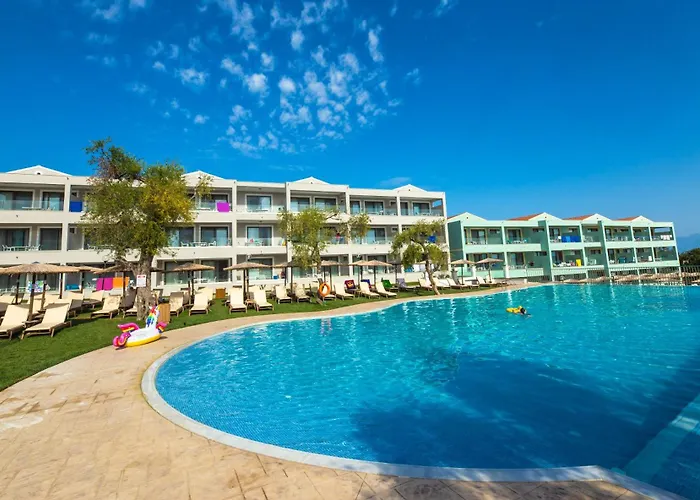 Robolla Aparthotel 4*